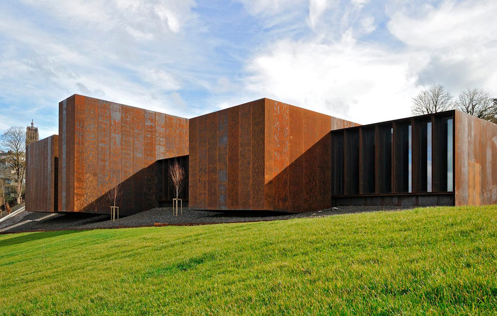 Outside view of the Soulages Museum by RCR Arquitectes. Photograph © Hisao Suzuki.
