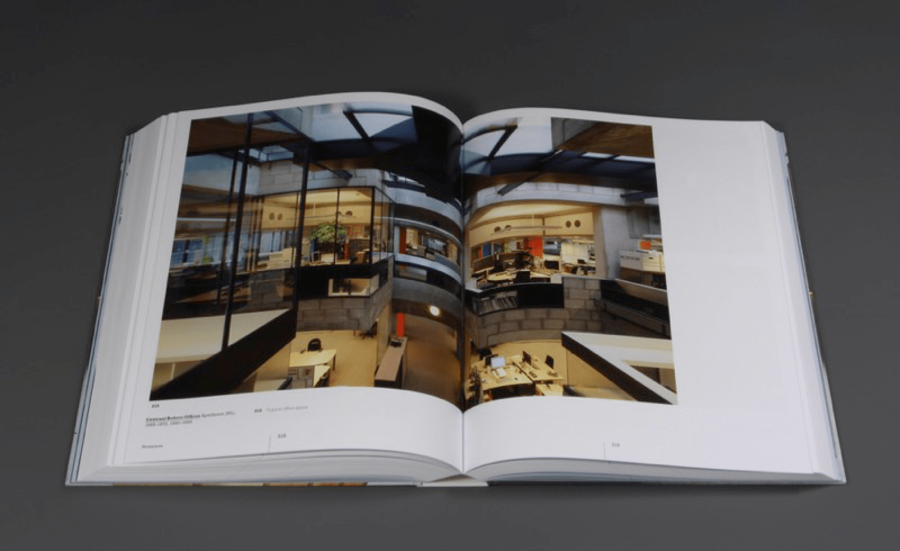 Páginas interiores. Herman Hertzberger por Robert McCarter. Imagen © NAI 010 Publishers.