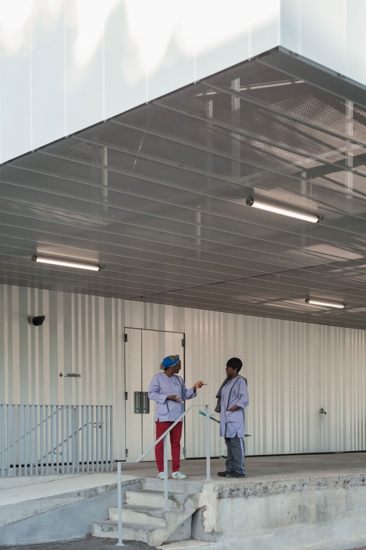 Joliot Curie High School Canteen Renovation by Ateliers O-S architectes. Photograph by Cyrille Weiner.