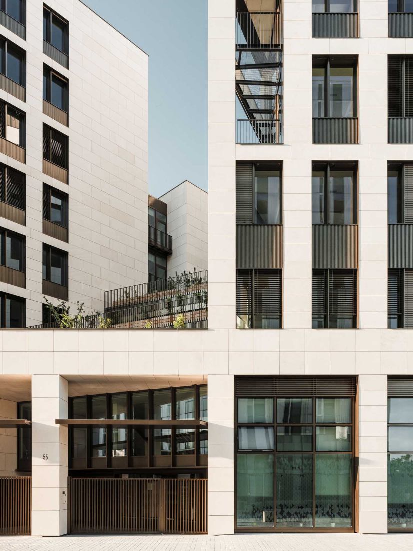 EMH Headquarters and Offices by OAB, Peñín, AFAA. Photograph by Joan Guillamat.