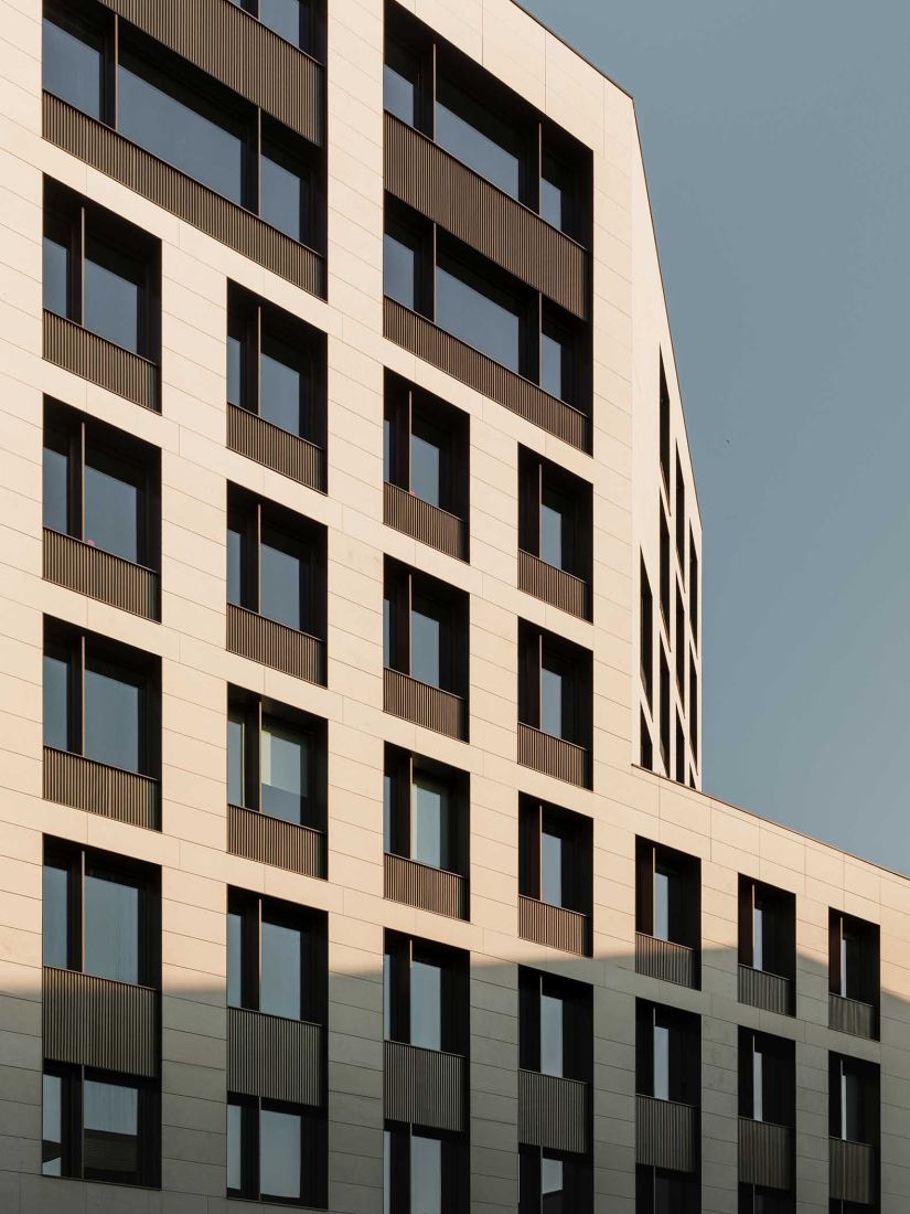 EMH Headquarters and Offices by OAB, Peñín, AFAA. Photograph by Joan Guillamat.