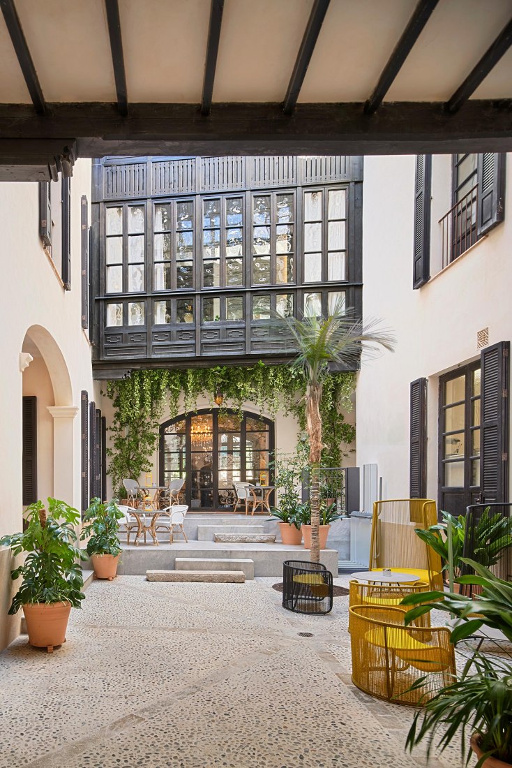 Can Bordoy. Grand House and Garden by OHLAB. Photograph by José Hevia