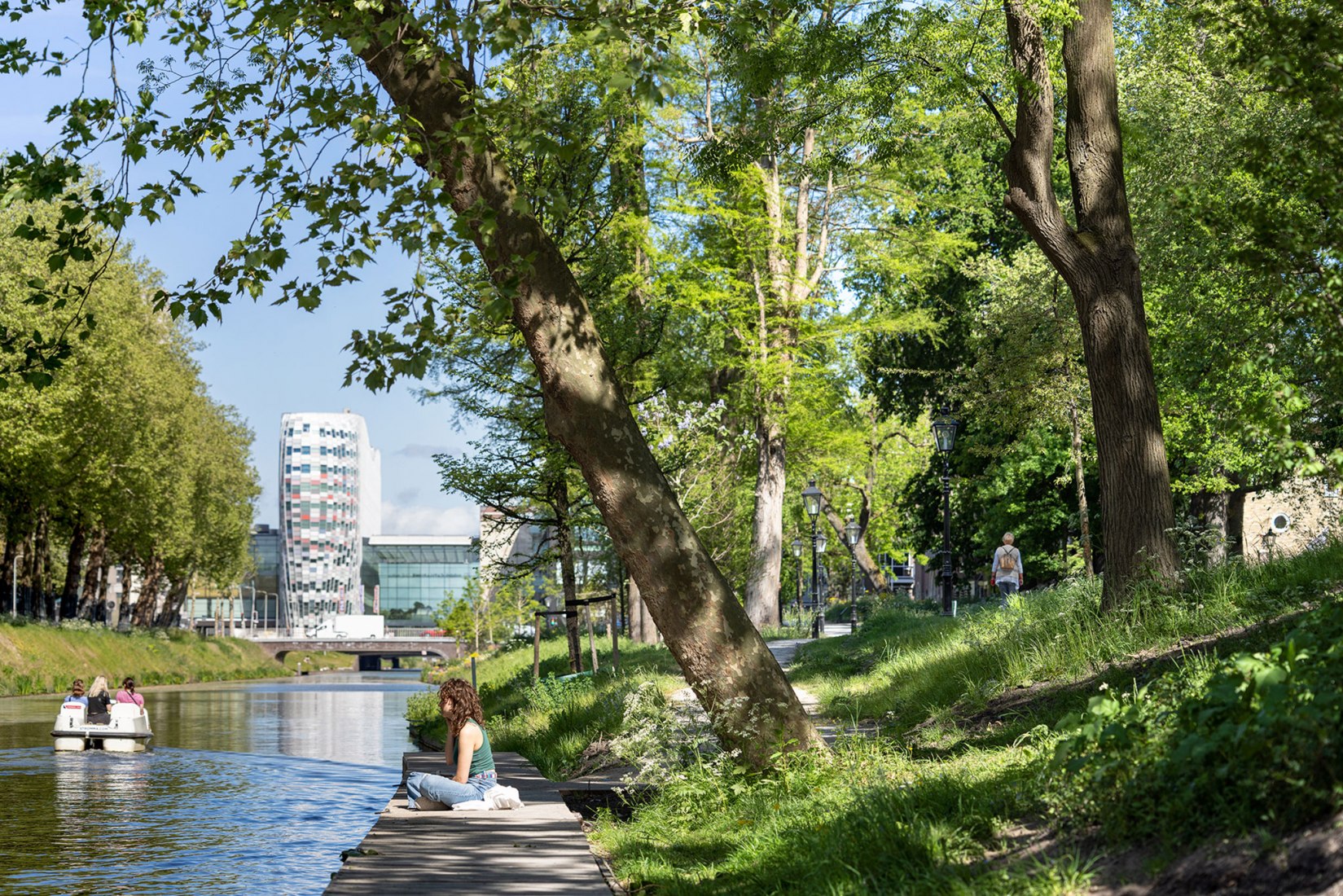 Catharijnesingel por OKRA landscape architects. Fotografía cortesía de OKRA