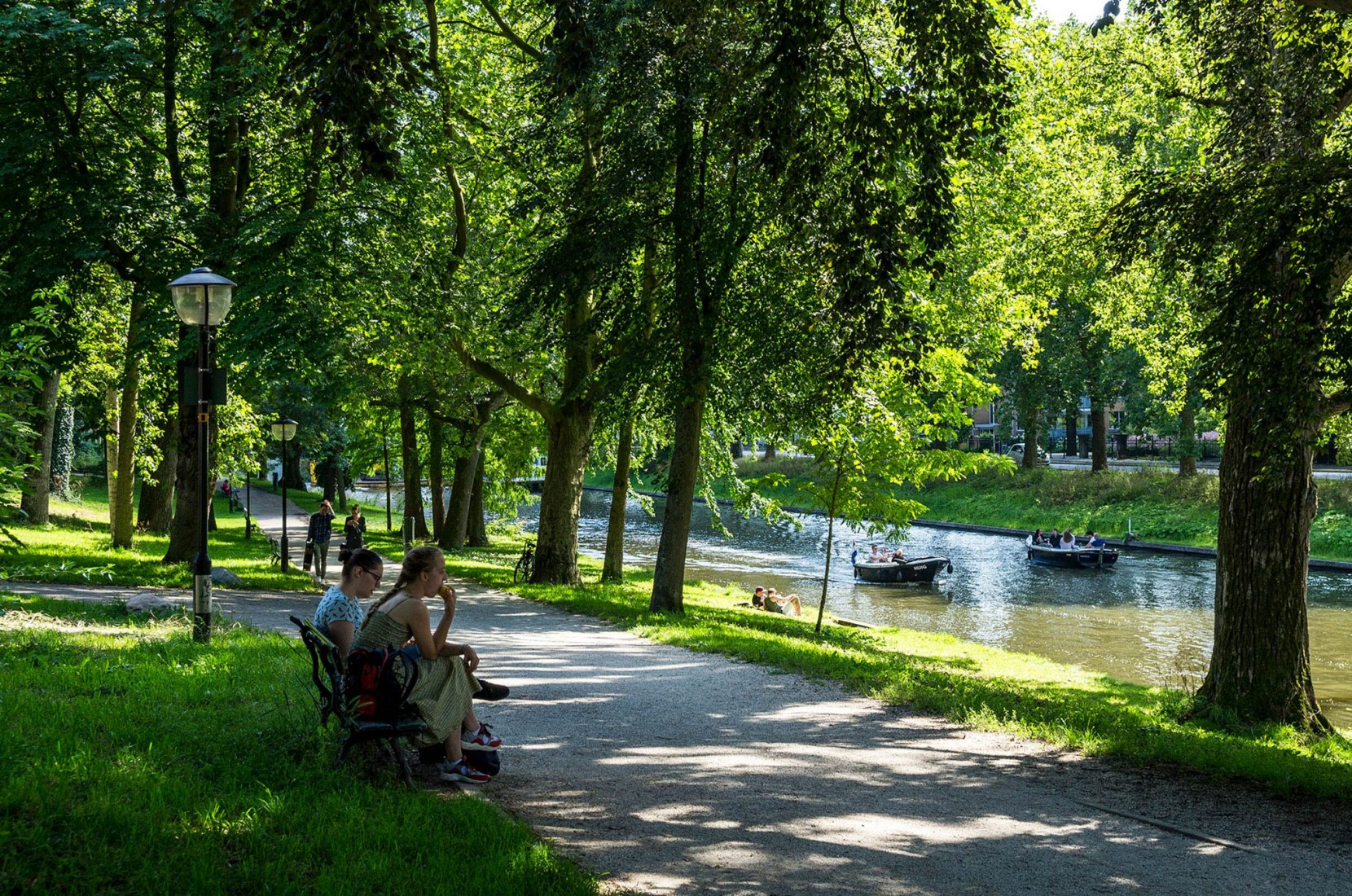 Catharijnesingel por OKRA landscape architects. Fotografía cortesía de OKRA