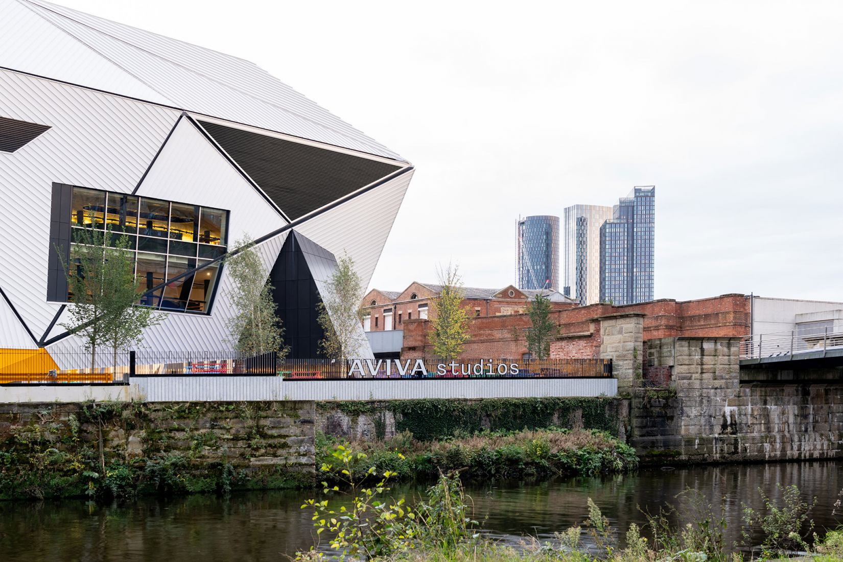 Aviva Studios por OMA. Fotografía por Marco Cappelletti.