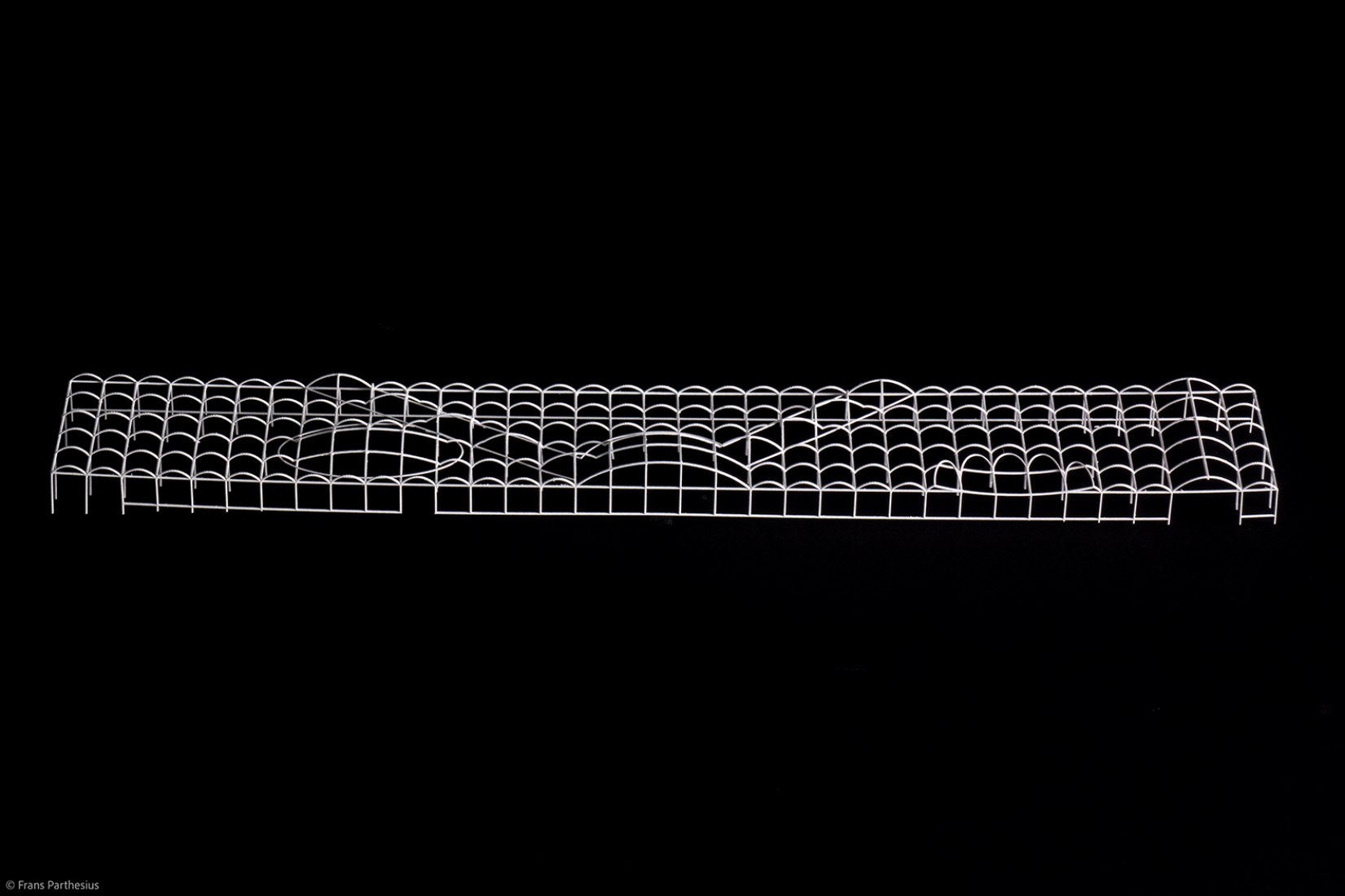 Maqueta. Halle Commune. Propuesta de OMA para el Puente Pleyel. Imagen © Frans Parthesius. Imagen cortesía de OMA.
