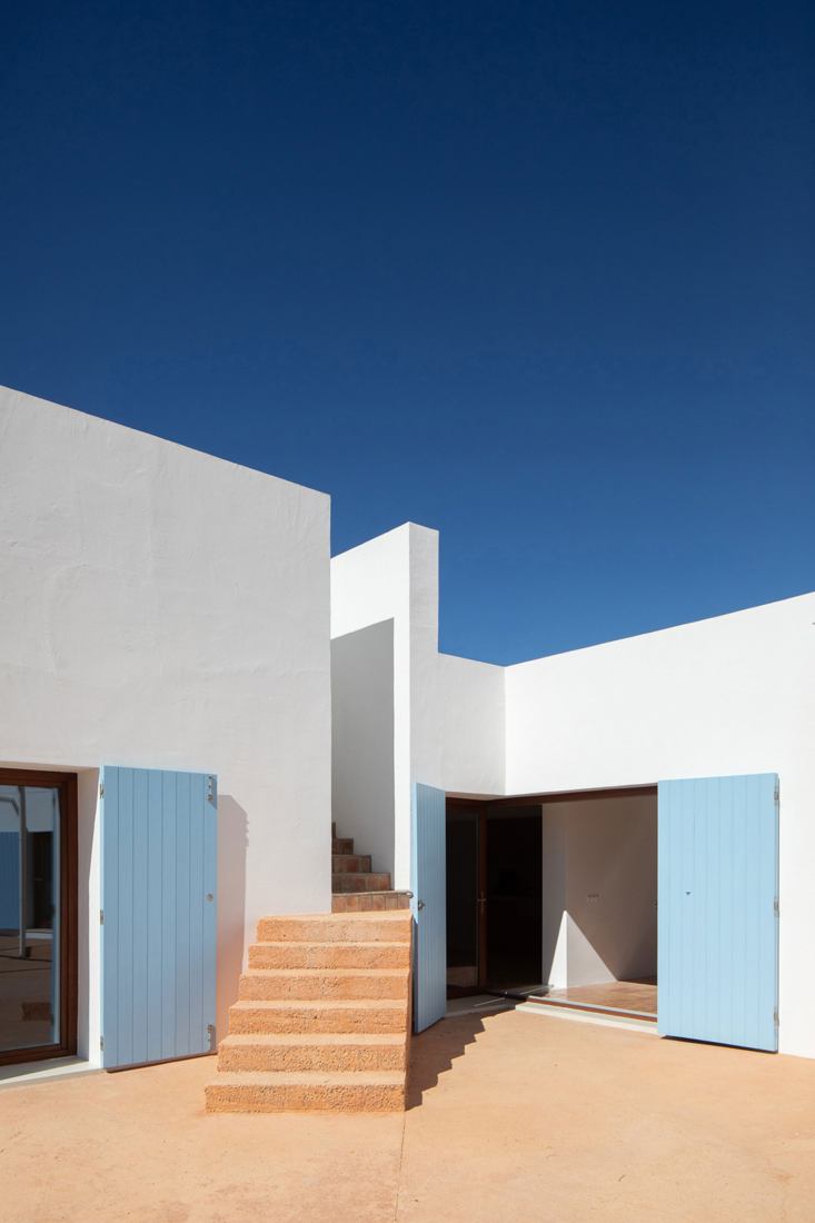 Casa do Loureiro por Orgânica Arquitectura. Fotografía por José Campos.