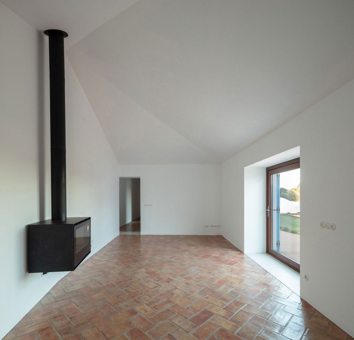 Casa do Loureiro por Orgânica Arquitectura. Fotografía por José Campos.