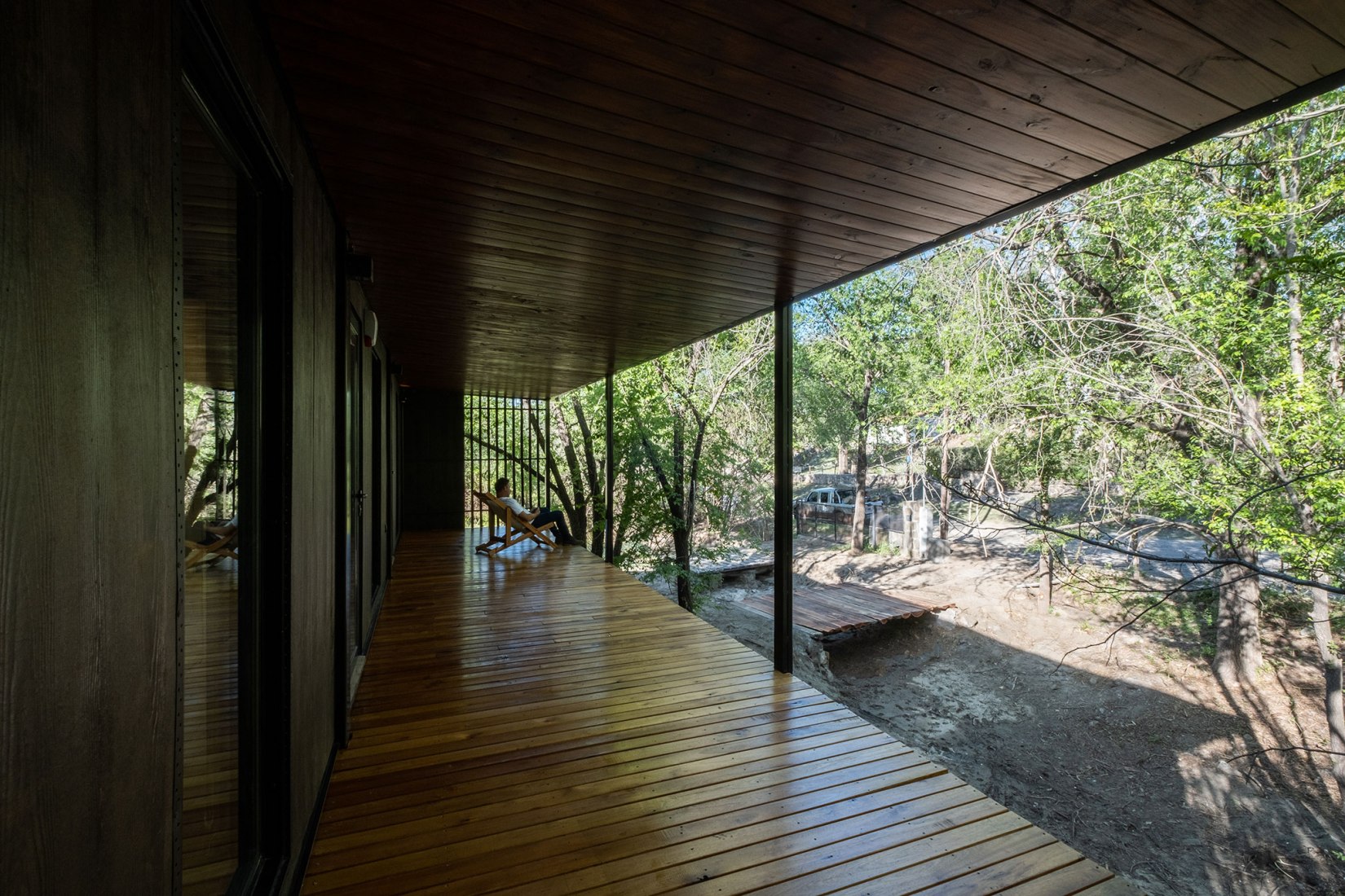 Casita en el Rio por Pablo Senmartin Arquitectos. Fotografía por Andrés Domínguez.