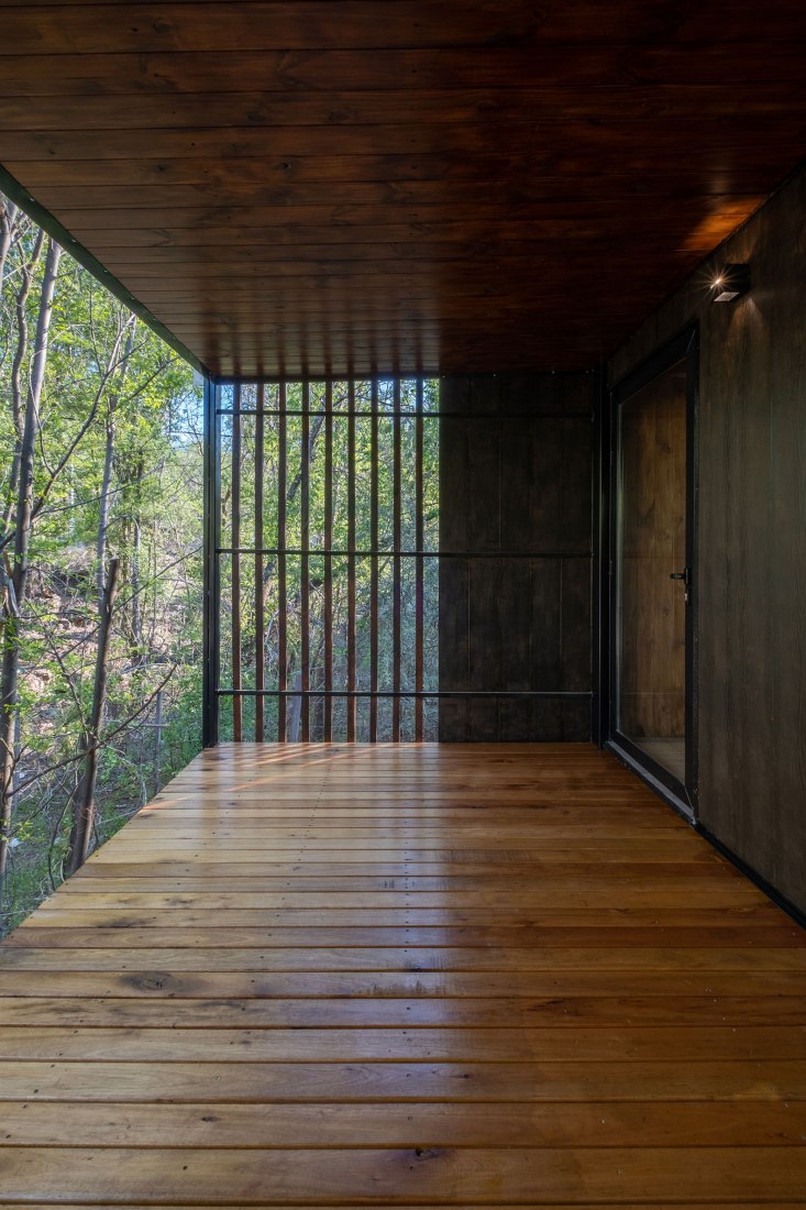 Casita en el Rio por Pablo Senmartin Arquitectos. Fotografía por Andrés Domínguez.
