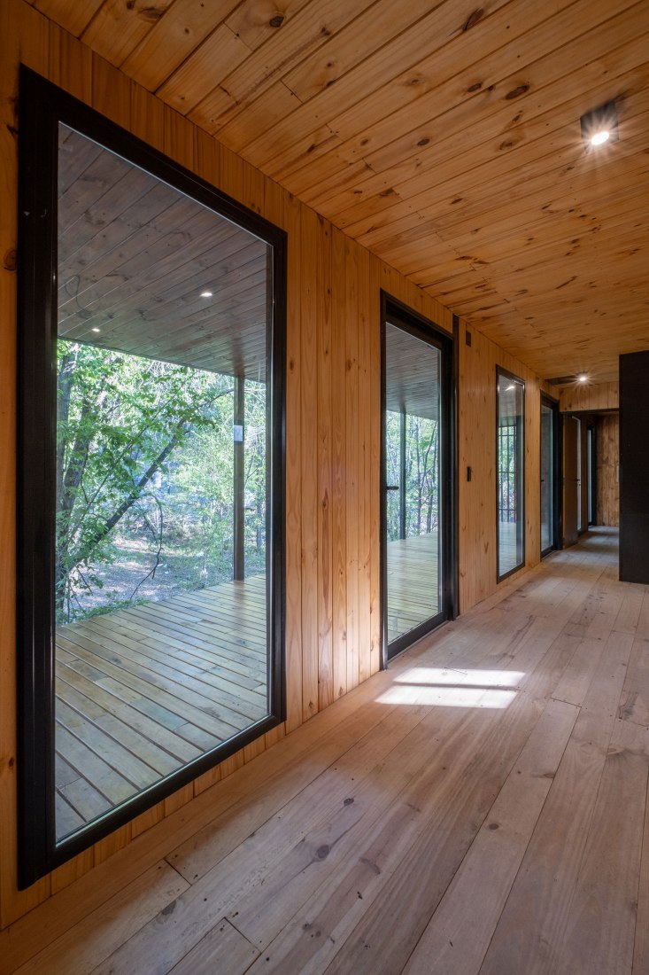 Casita en el Rio por Pablo Senmartin Arquitectos. Fotografía por Andrés Domínguez.