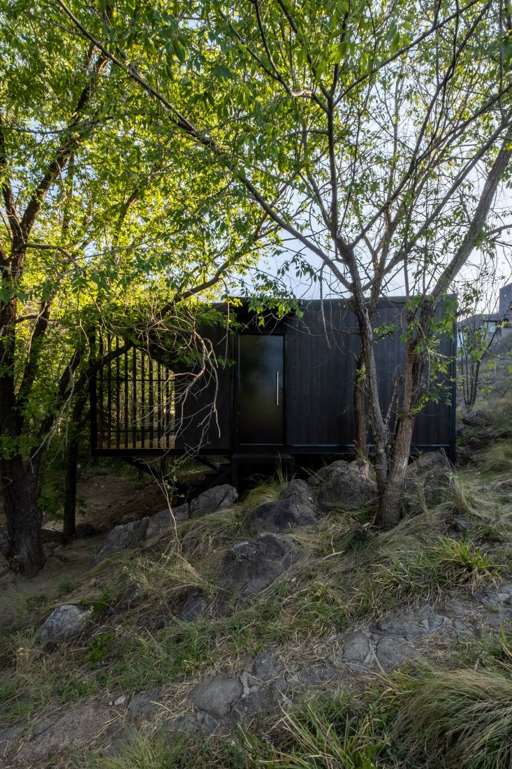 Casita en el Rio por Pablo Senmartin Arquitectos. Fotografía por Andrés Domínguez.