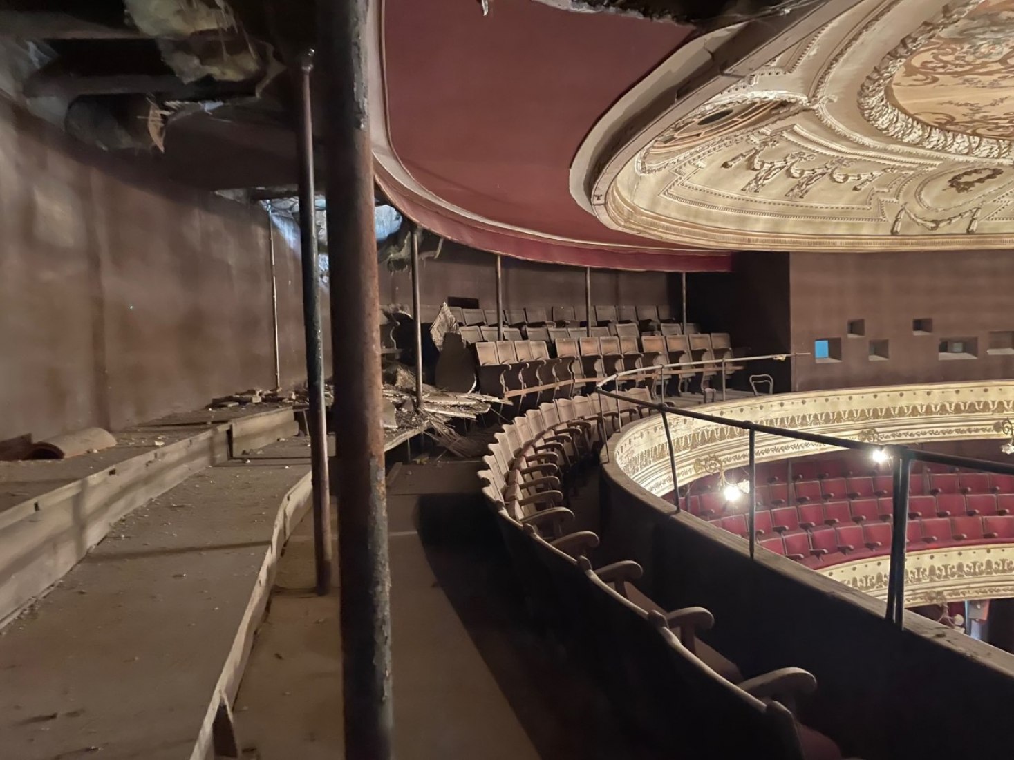 Estado actual. Rehabilitación del Teatro Lope de Vega por Paredes Pedrosa + Contextos de Arquitectura y Urbanismo. Fotografía por Lafuente Silva.