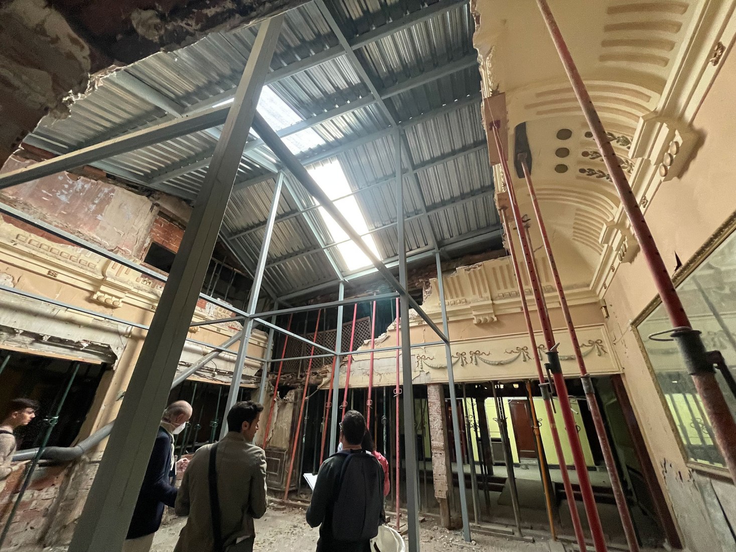 Estado actual. Rehabilitación del Teatro Lope de Vega por Paredes Pedrosa + Contextos de Arquitectura y Urbanismo. Fotografía por Lafuente Silva.