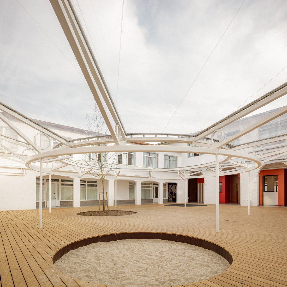 San Antonio School playground by ELE Arkitektura. Photograph by Aitor Estévez.