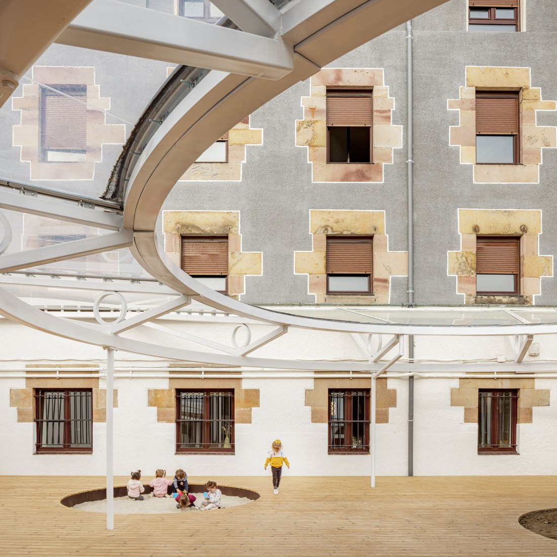 San Antonio School playground by ELE Arkitektura. Photograph by Aitor Estévez.