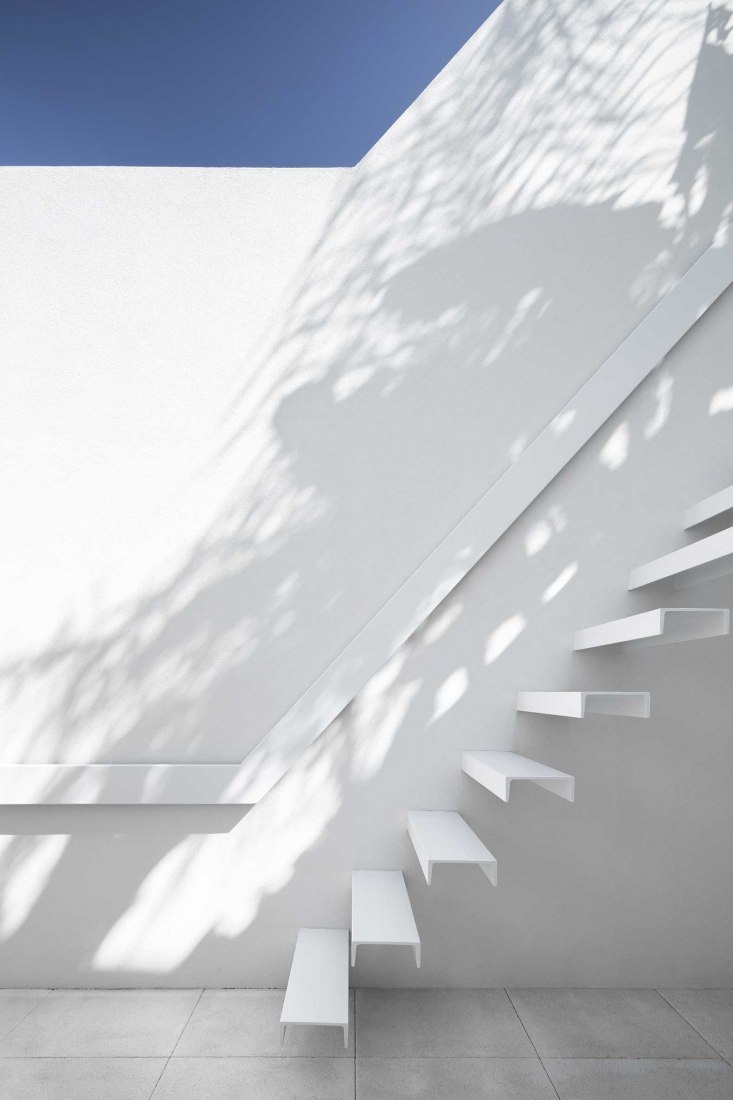 Beira Mar House by Paulo Martins. Photograph by Ivo Tavares Studio