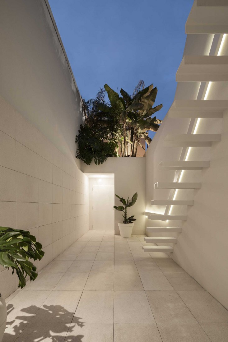 Beira Mar House by Paulo Martins. Photograph by Ivo Tavares Studio