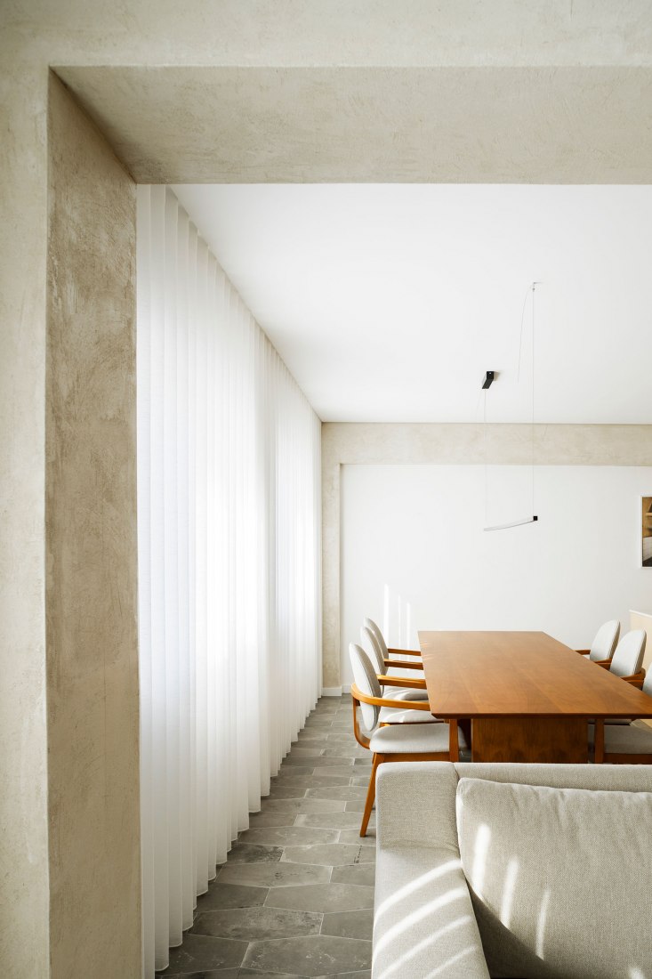 Lar Familiar by Paulo Moreira architectures. Photograph by Ivo Tavares Studio