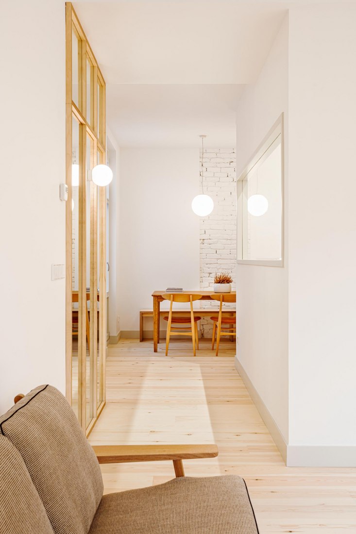Dos apartamentos Elkano por Pauzarq. Fotografía por Aitor Estévez