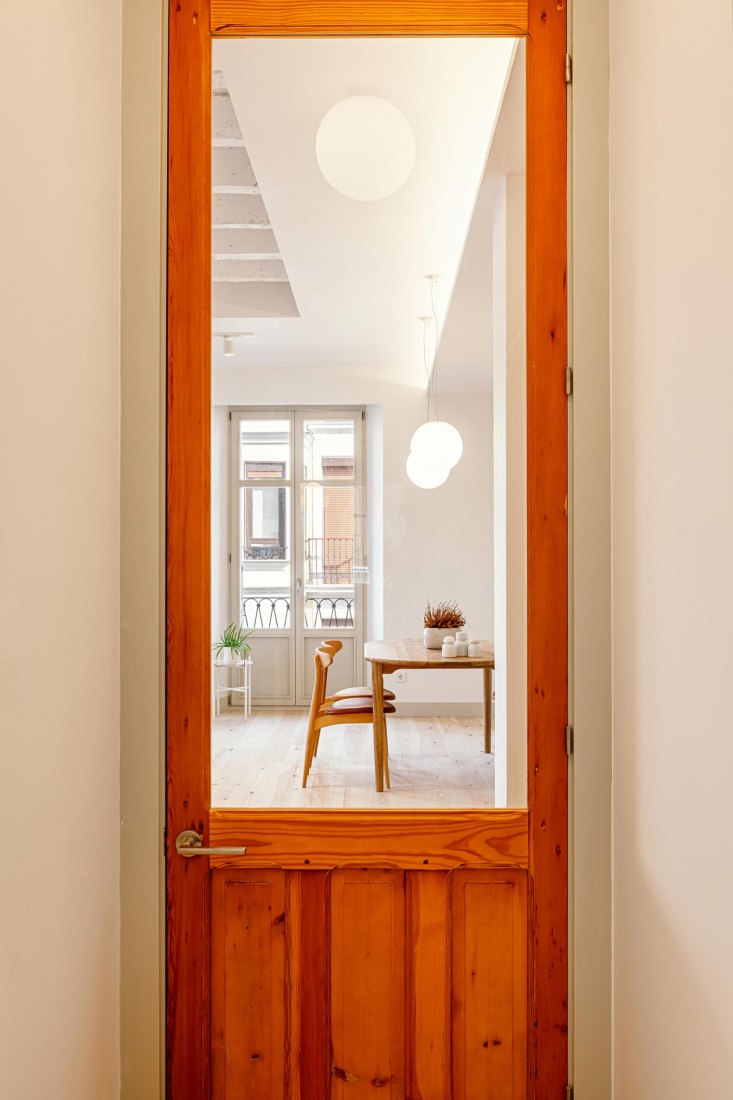 Dos apartamentos Elkano por Pauzarq. Fotografía por Aitor Estévez