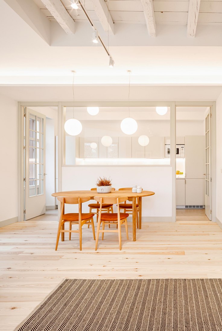 Dos apartamentos Elkano por Pauzarq. Fotografía por Aitor Estévez