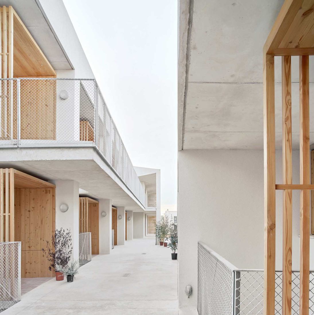 LIVING IN LIME - 42 VPO en Son Servera por Peris + Toral Arquitectes. Fotografía por Jose Hevia.