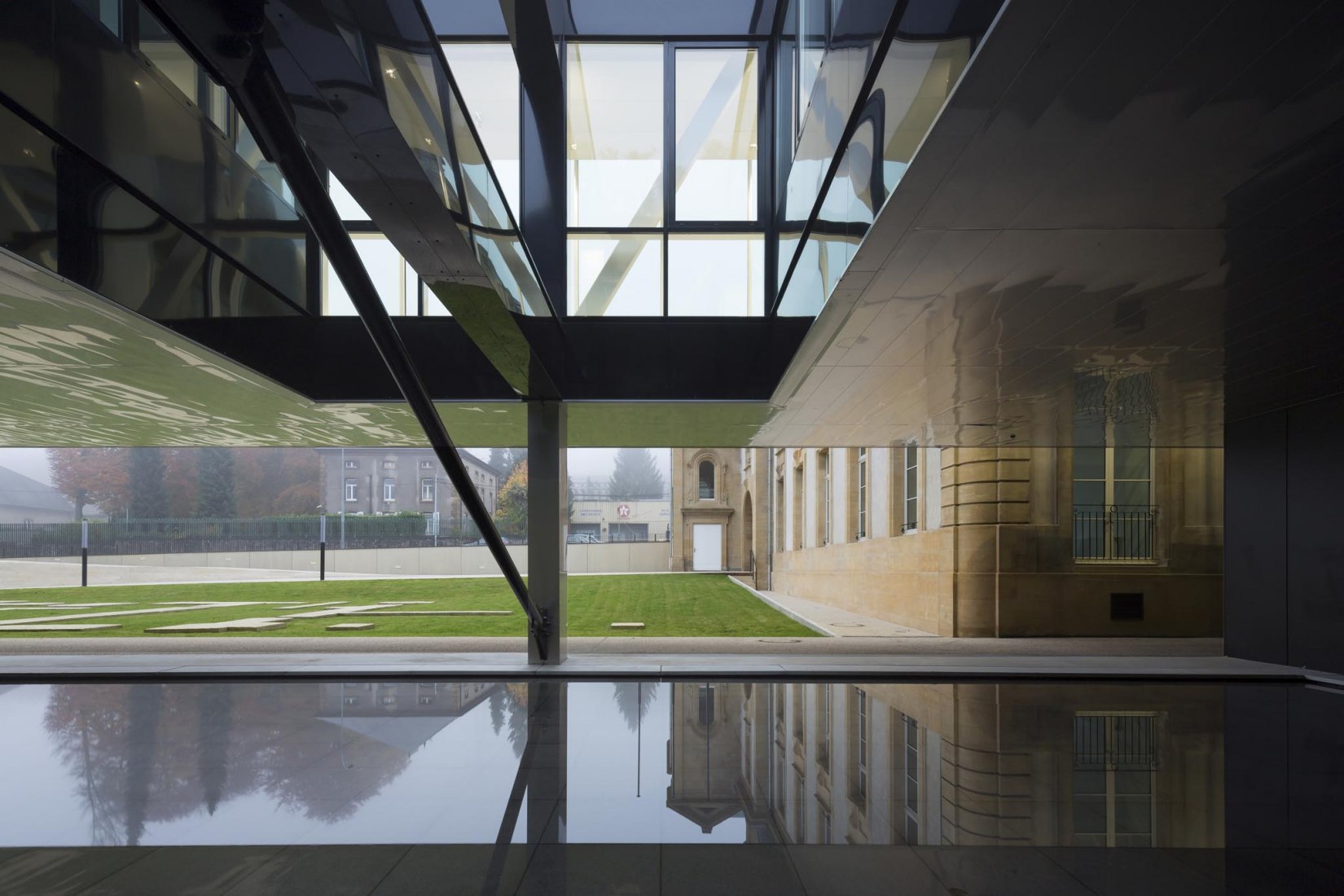 Transformación del castillo de Wendel en un centro cívico, Hayange, Moselle, arquitecto Pierre-Louis Faloci, 2014-2016. Fotografía por Daniel Osso