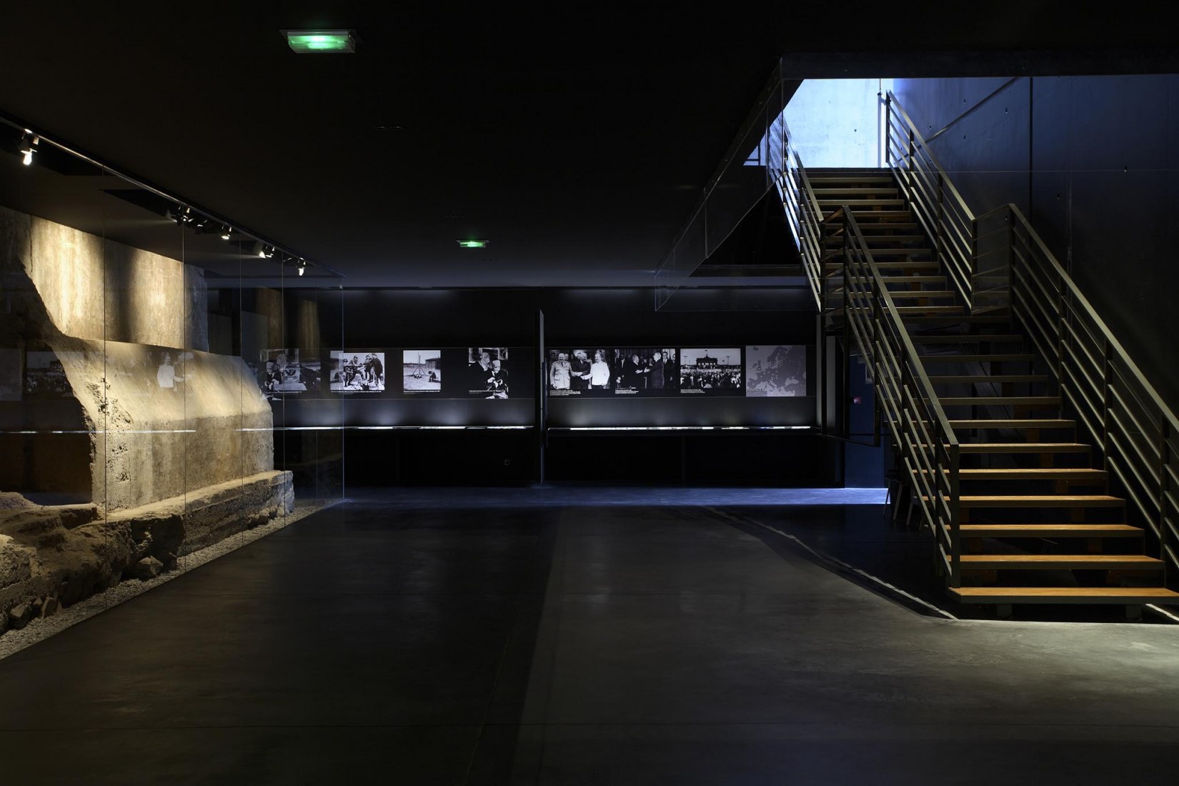 Centro europeo para combatientes de la resistencia deportados y Museo Struthof, Natzweiler, Bas-Rhin, arquitecto Pierre-Louis Faloci, 2005-2008. Fotografía por Daniel Osso.