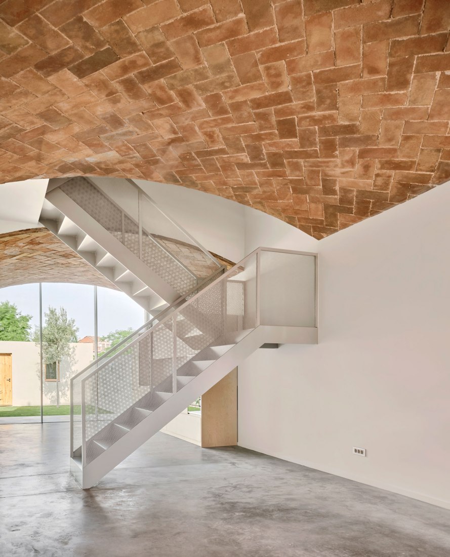 Convent House by Pineda Monedero. Photograph by José Hevia.