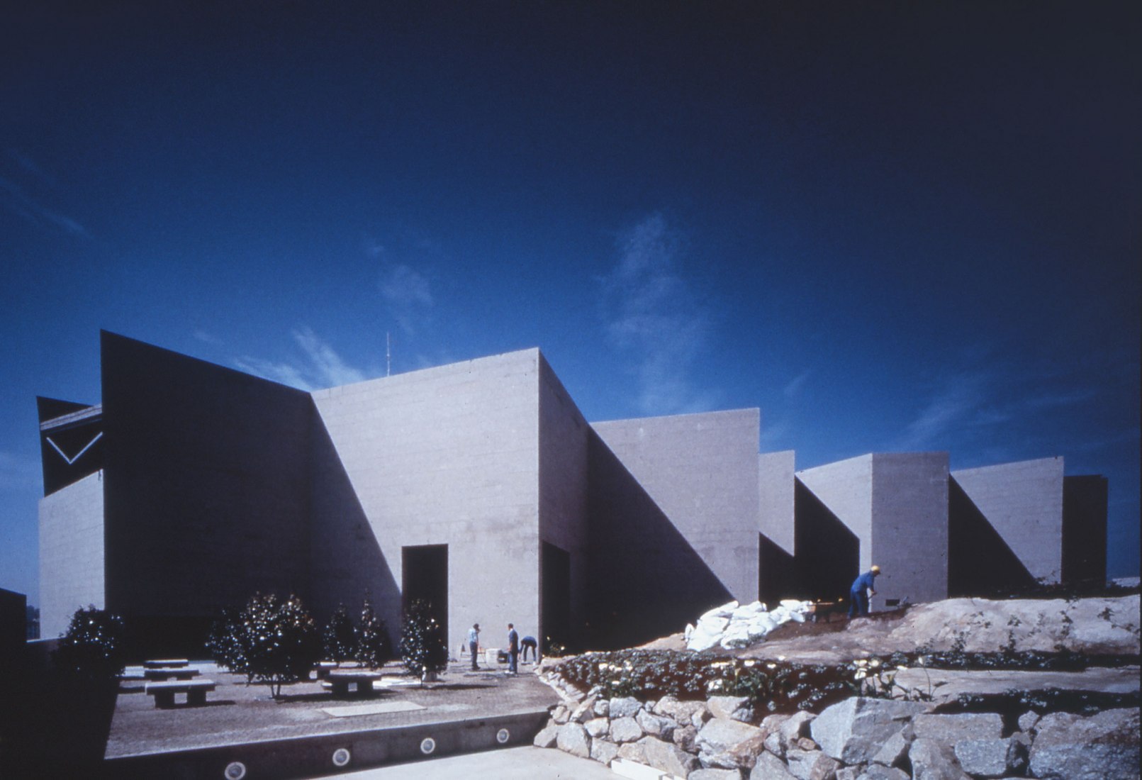 Domus: La Casa del Hombre. Fotografía © Hisao Suzuki