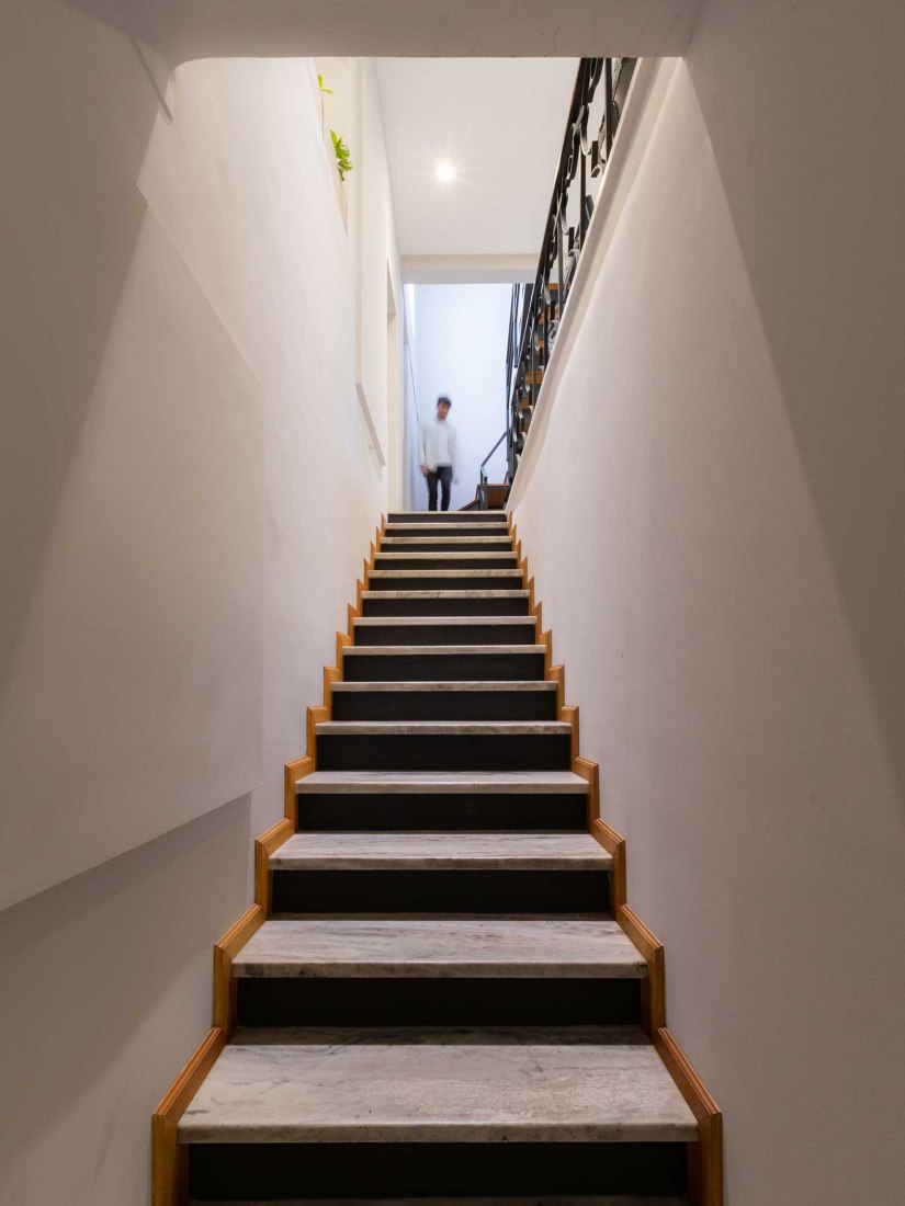 Larrañaga 92 offices by PSV Arquitectura. Photograph by Gonzalo Viramonte