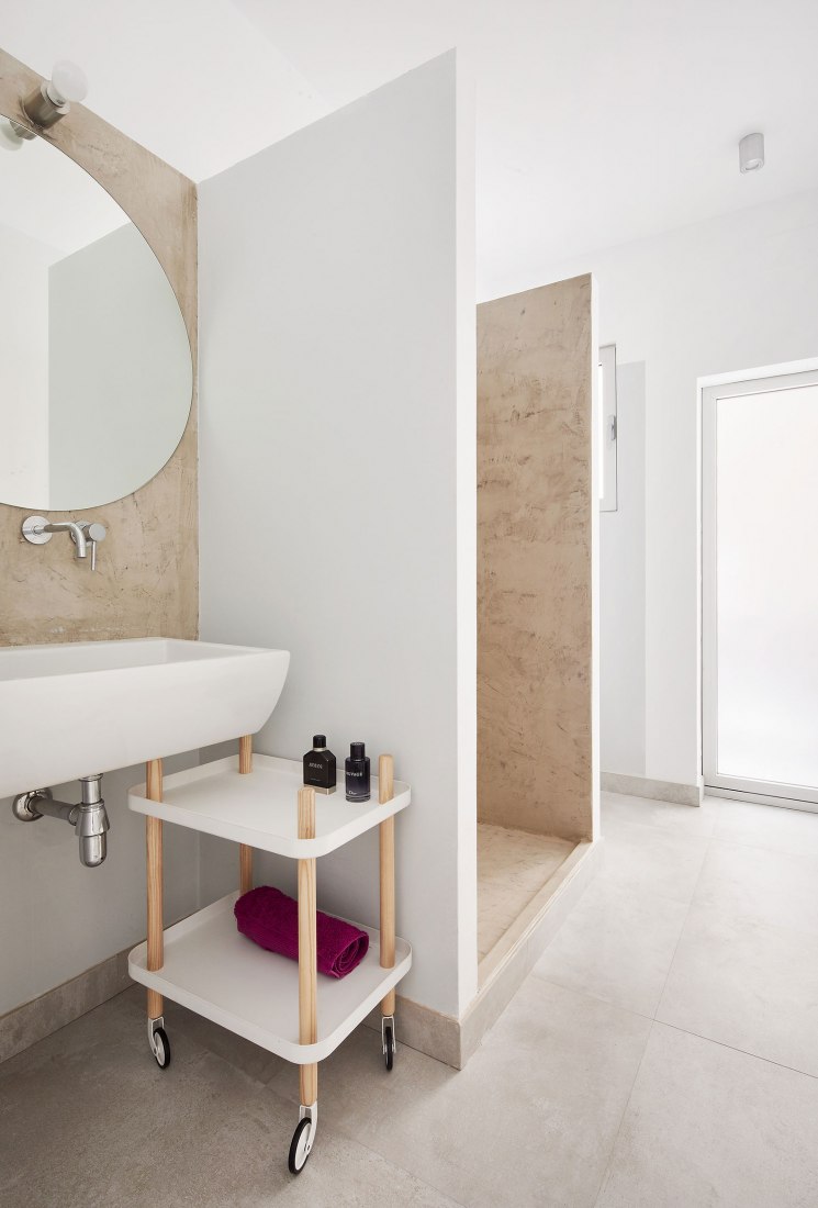 Apartamento Villarroel por Raúl Sánchez architects. Fotografía © José Hevia