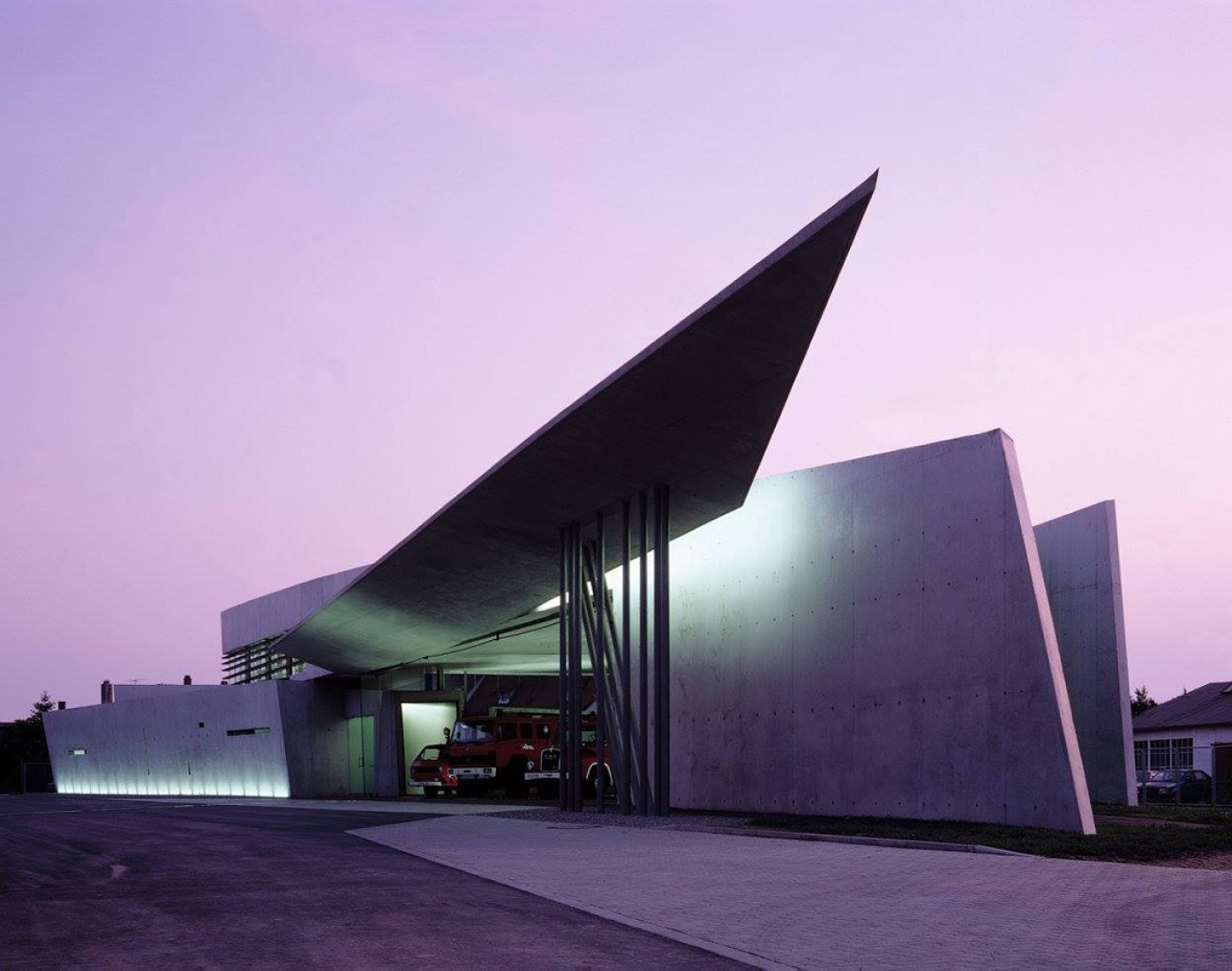 Zaha Hadid. Vitra Fire Station, Weilam Rhein, Germany. Photograph © Christian Richters. Image courtesy of RIBA. Click above to see largest image.