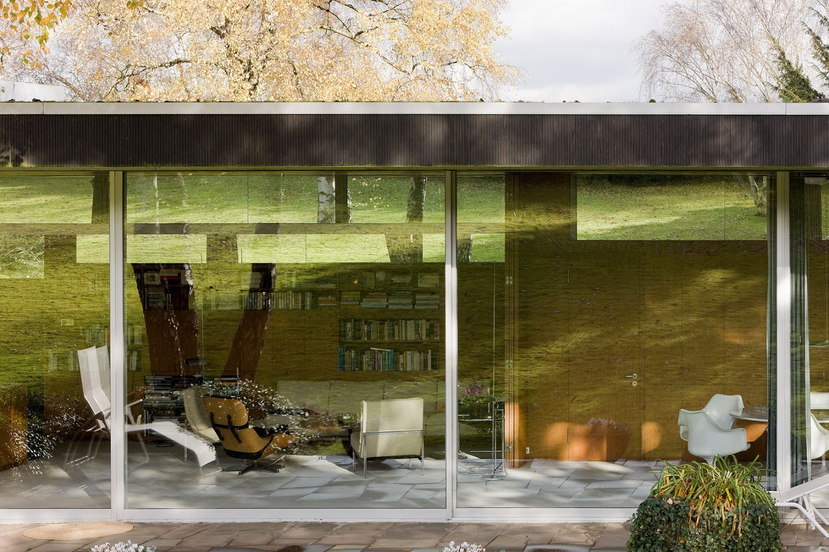 Pescher House by Richard Neutra. Photograph by Iwan Baan Photography © Iwan Baan 1996 - 2021.