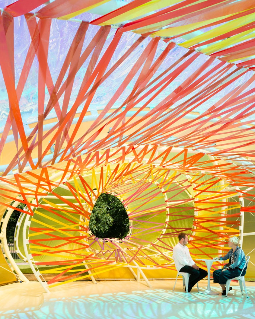 Pabellón 2015 de la Serpentine Gallery por SelgasCano. Fotografía © Jim Stephenson. Imagen cortesía de Serpentine Galleries.