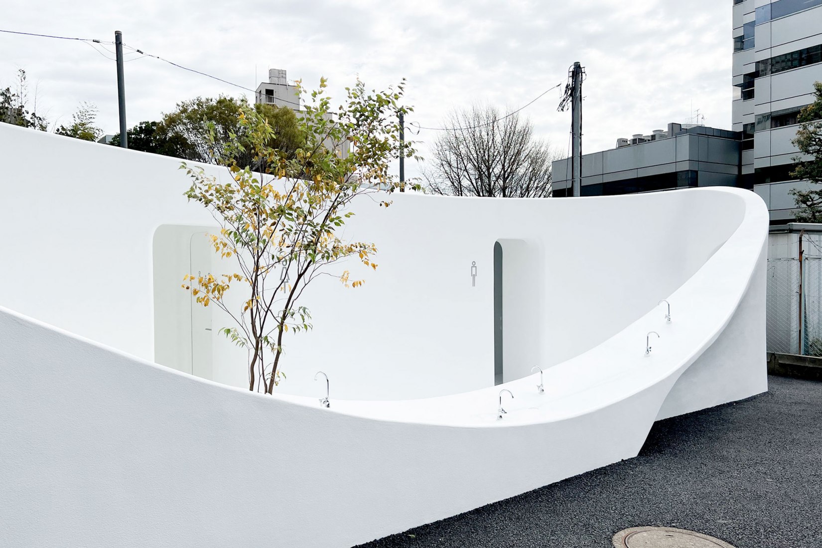 Toilet in Shibuya, Tokyo by Sou Fujimoto. Photgraph by architecturephoto