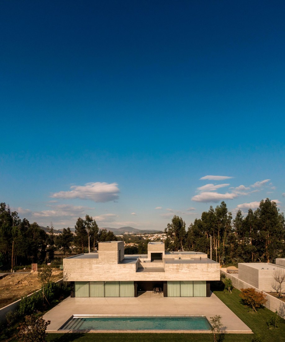 Casa Agrela por spaceworkers. Fotografía por Fernando Guerra - FG+ SG