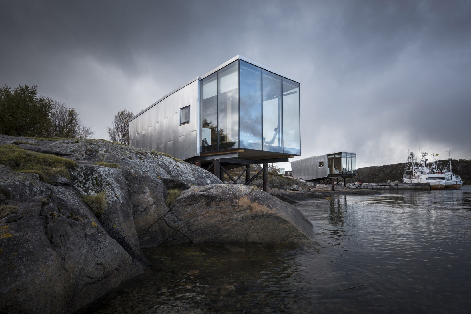 Ampliación del resort Manshausen 2.0 por Stinessen Arkitektur. Fotografía por Adrien Giret