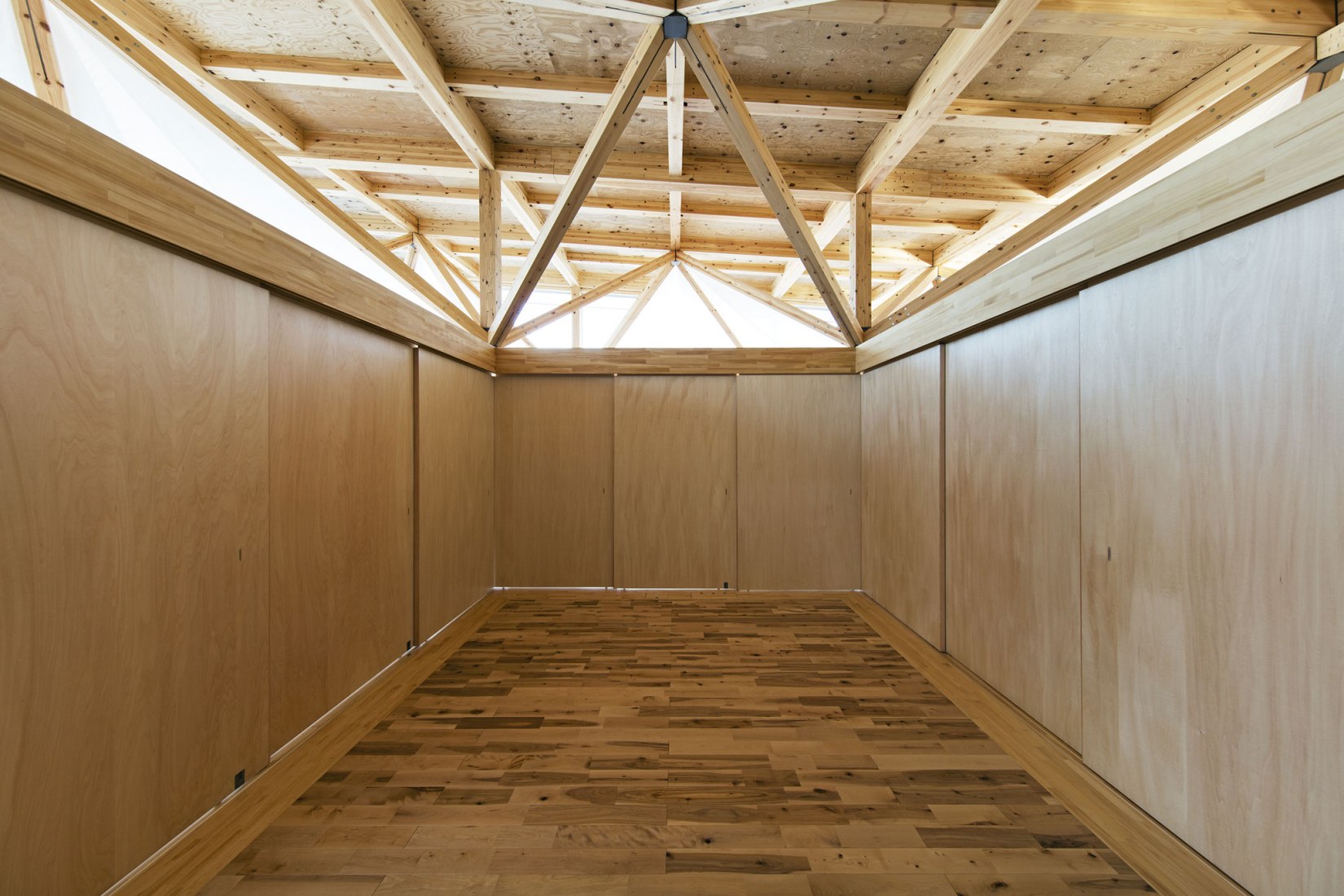 Substrate Factory Ayase by Aki Hamada Architects. Photography © Kenta Hasegawa