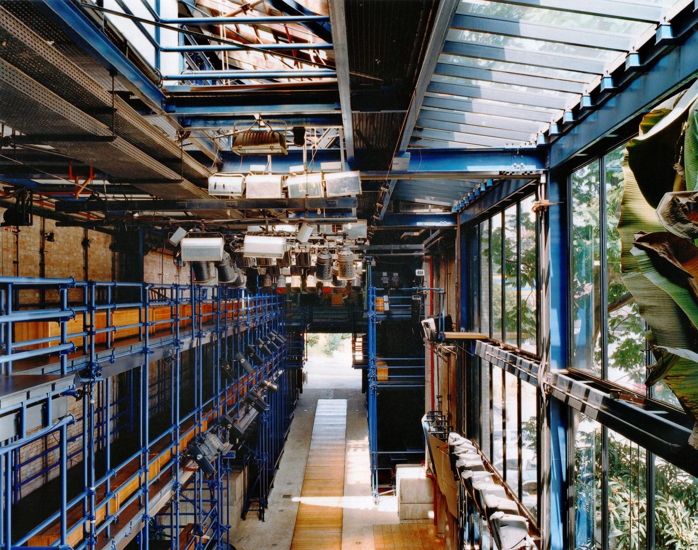 Teatro Oficina by Lina Bo Bardi and Edson Elito. Photograph by Nelson Kon.