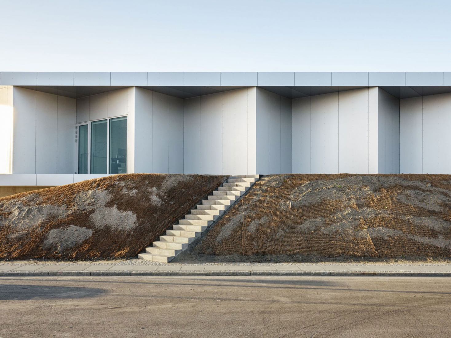 El Edificio Puerta por Third Nature Studio. Fotografía por Morten Olivarius.