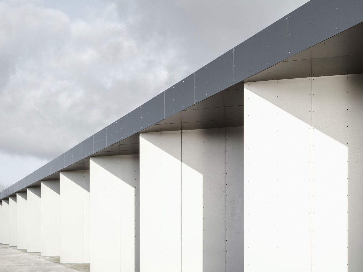 El Edificio Puerta por Third Nature Studio. Fotografía por Morten Olivarius.