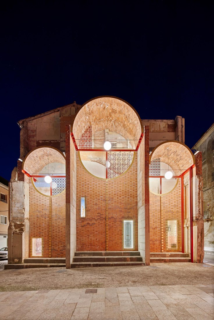 Can Sau. Emergency scenery by unparelld'arquitectes. Photograph by Jose Hevia