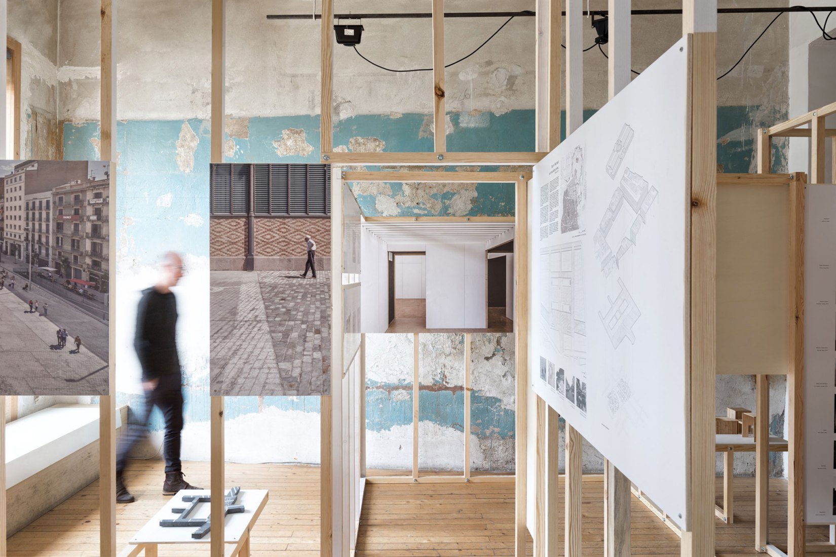 Exhibition. "vora: shared identities" at kolektiv gallery. Photograph by Relja Ivanic
