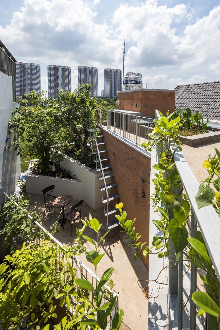 Ha House by Vo Trong Nghia Architects. Photograph by Hiroyuki Oki