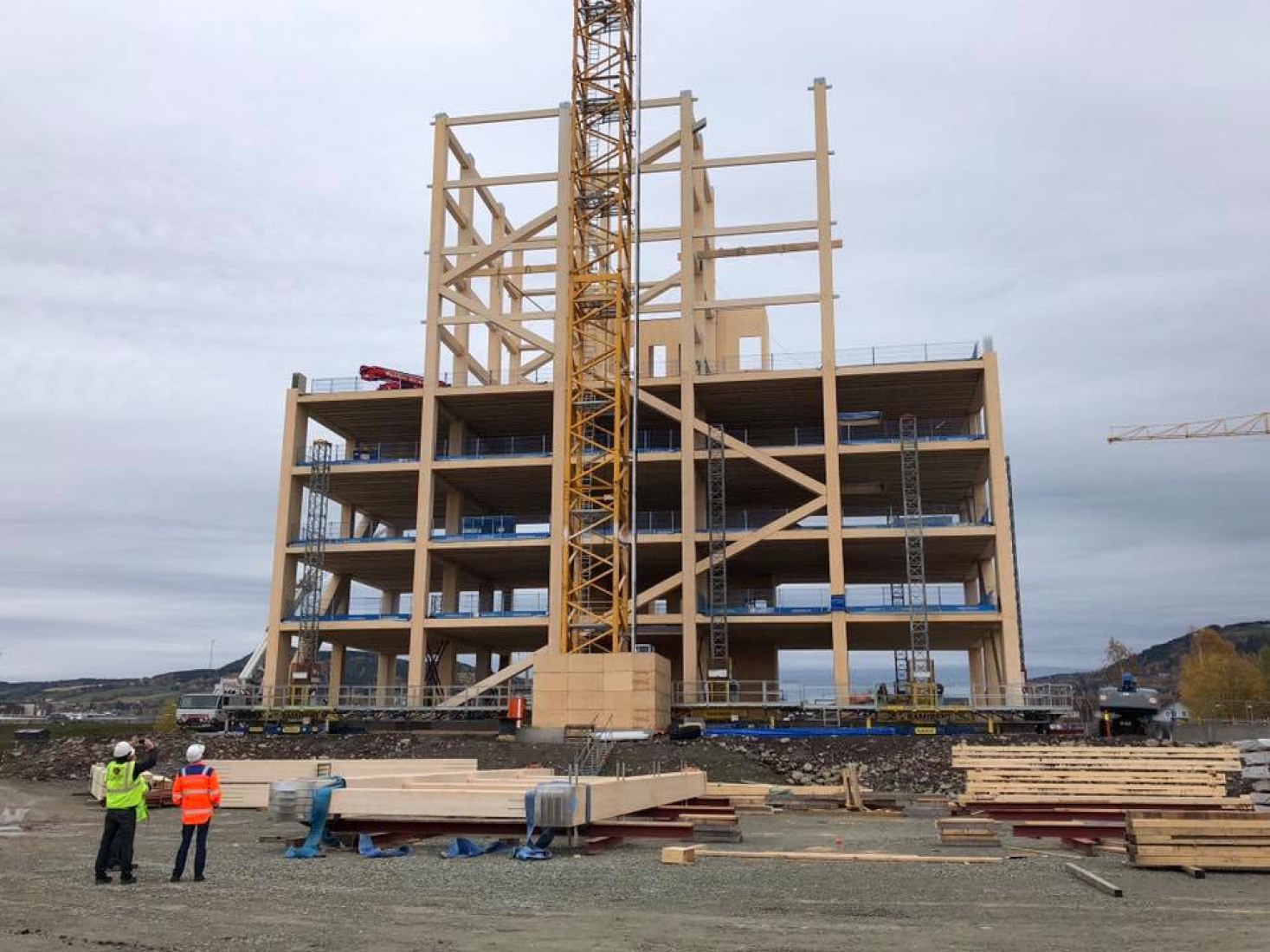 Mjøsa Tower by Voll Arkitekter. Image courtesy via Mjøstårnet