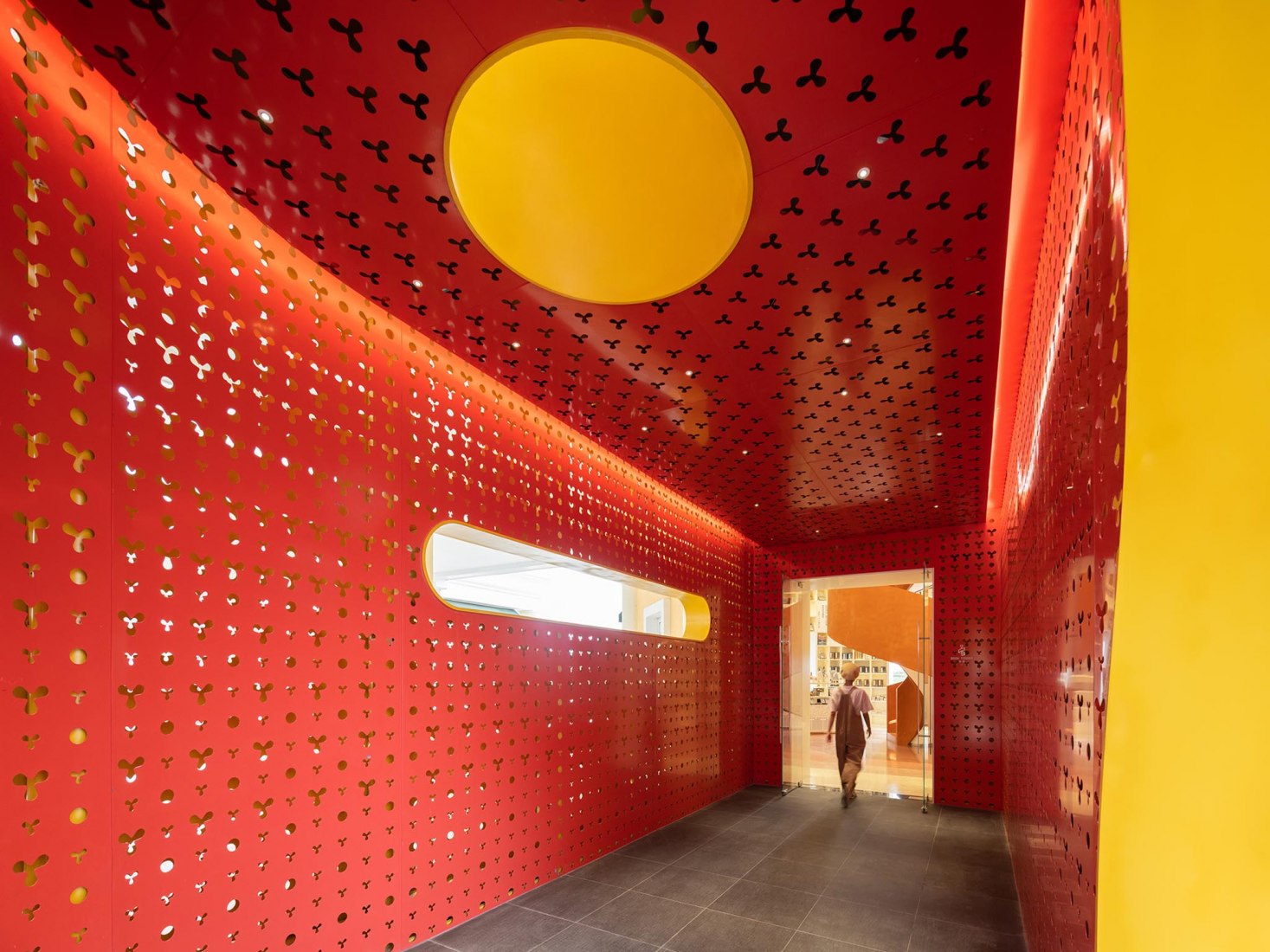 Miro store of Duoyun bookstore by Wutopia Lab. Photograph by CreatAR Images.