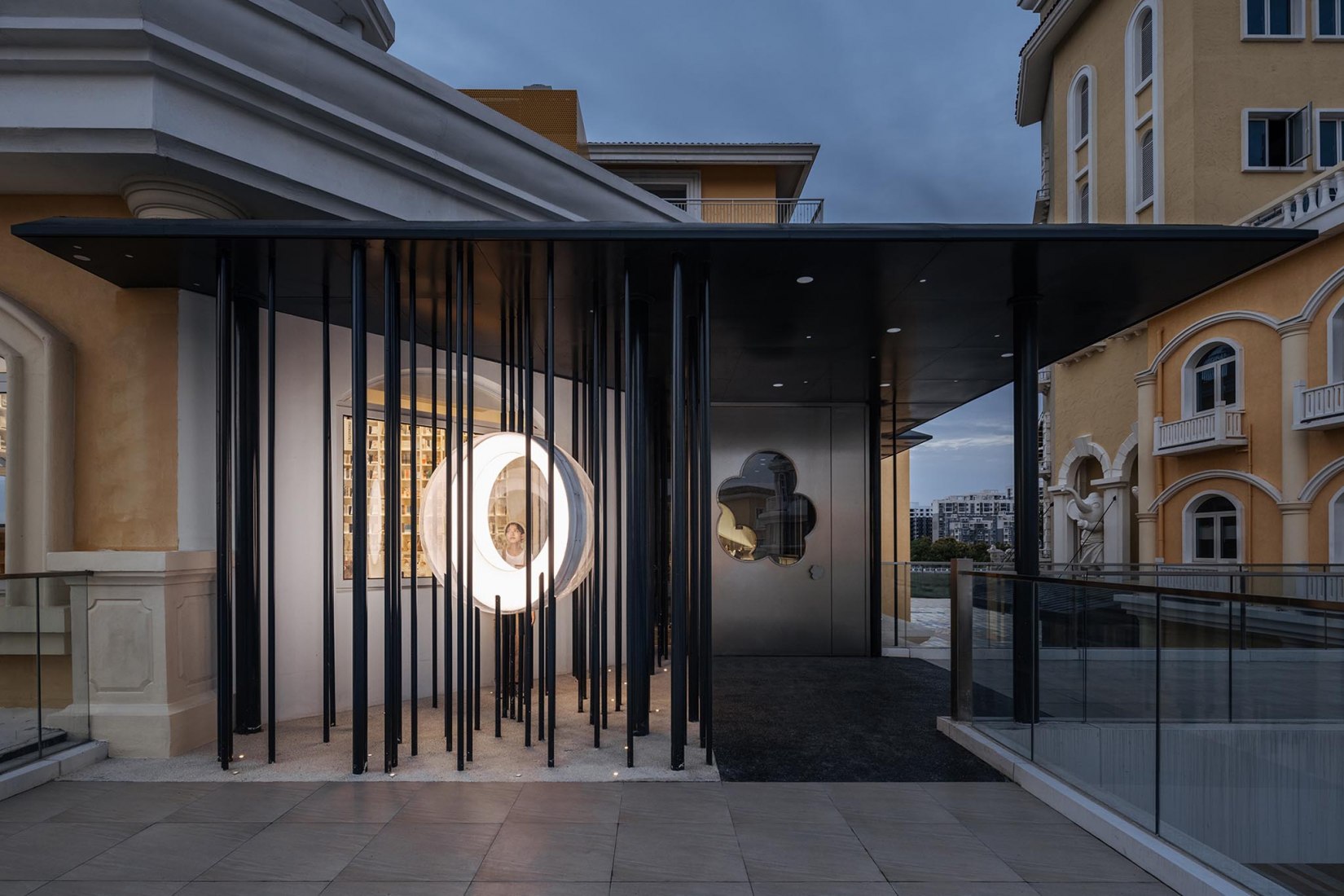 Miro store of Duoyun bookstore by Wutopia Lab. Photograph by CreatAR Images.