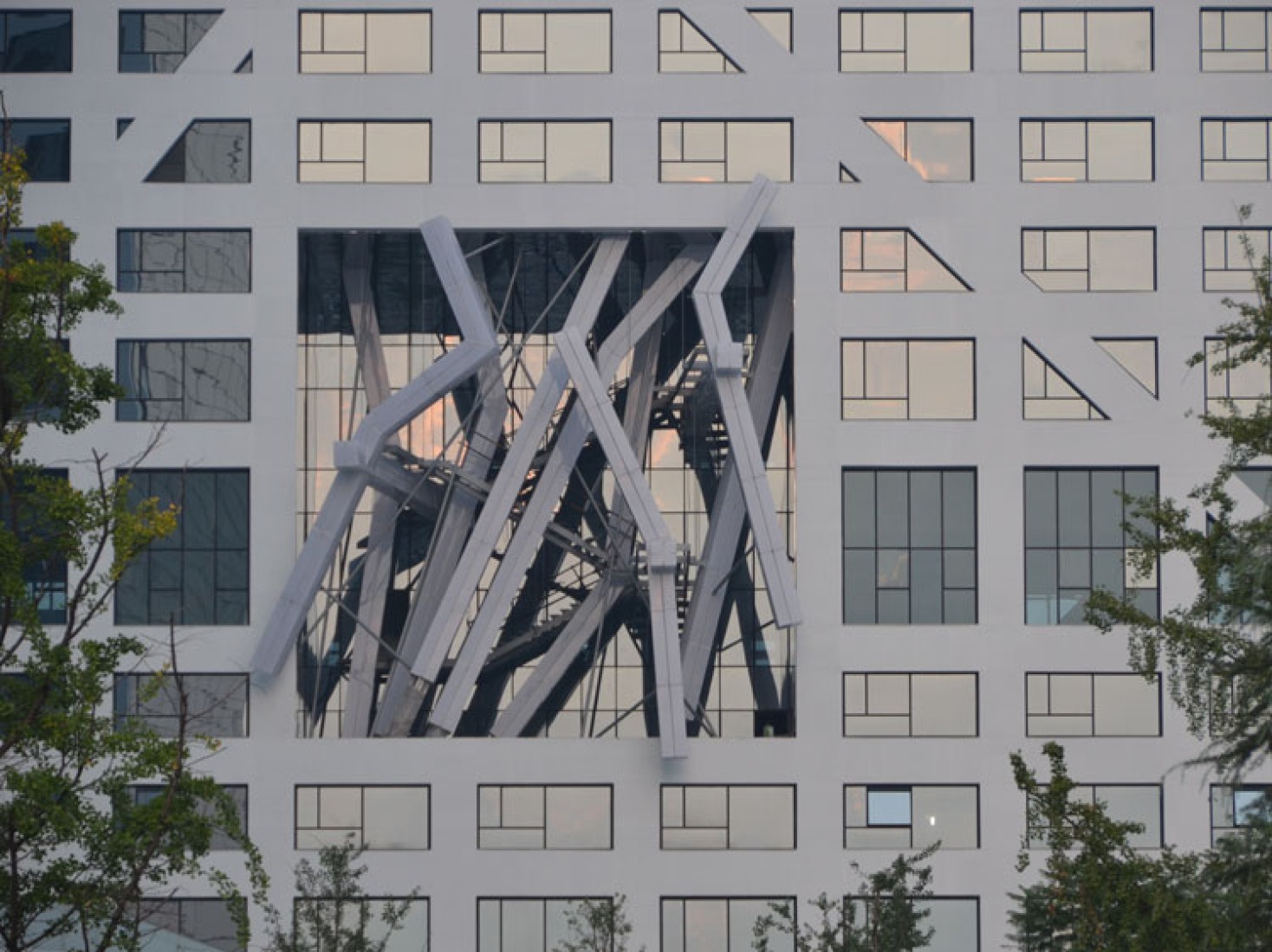 Steven Holl Architects’ Sliced Porosity Block. Photography © Iwan Baan.